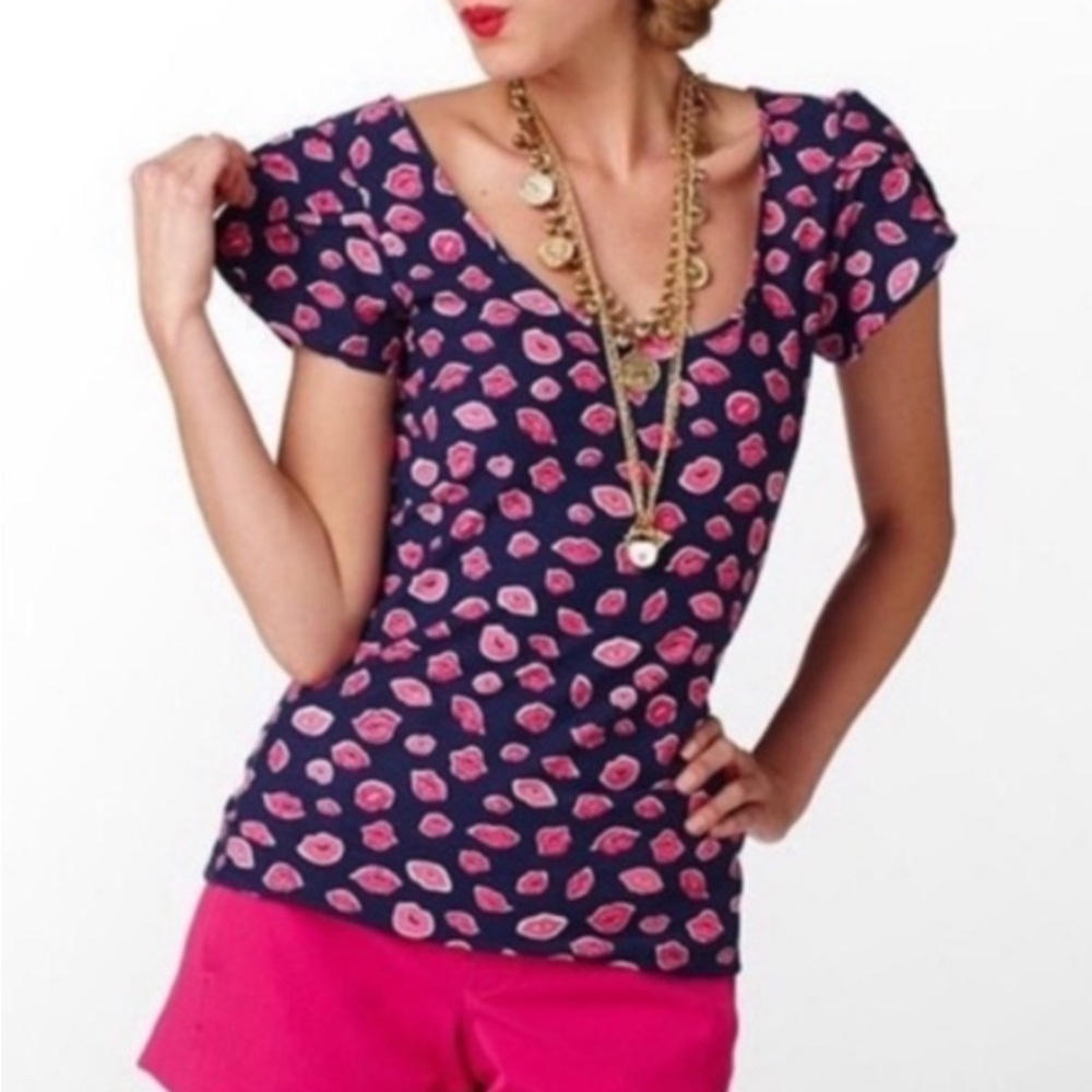 VGUC Lilly Pulitzer Audrey top Bocce kisses Large